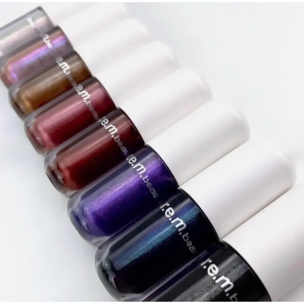 R.E.M. Beauty shadows beauty